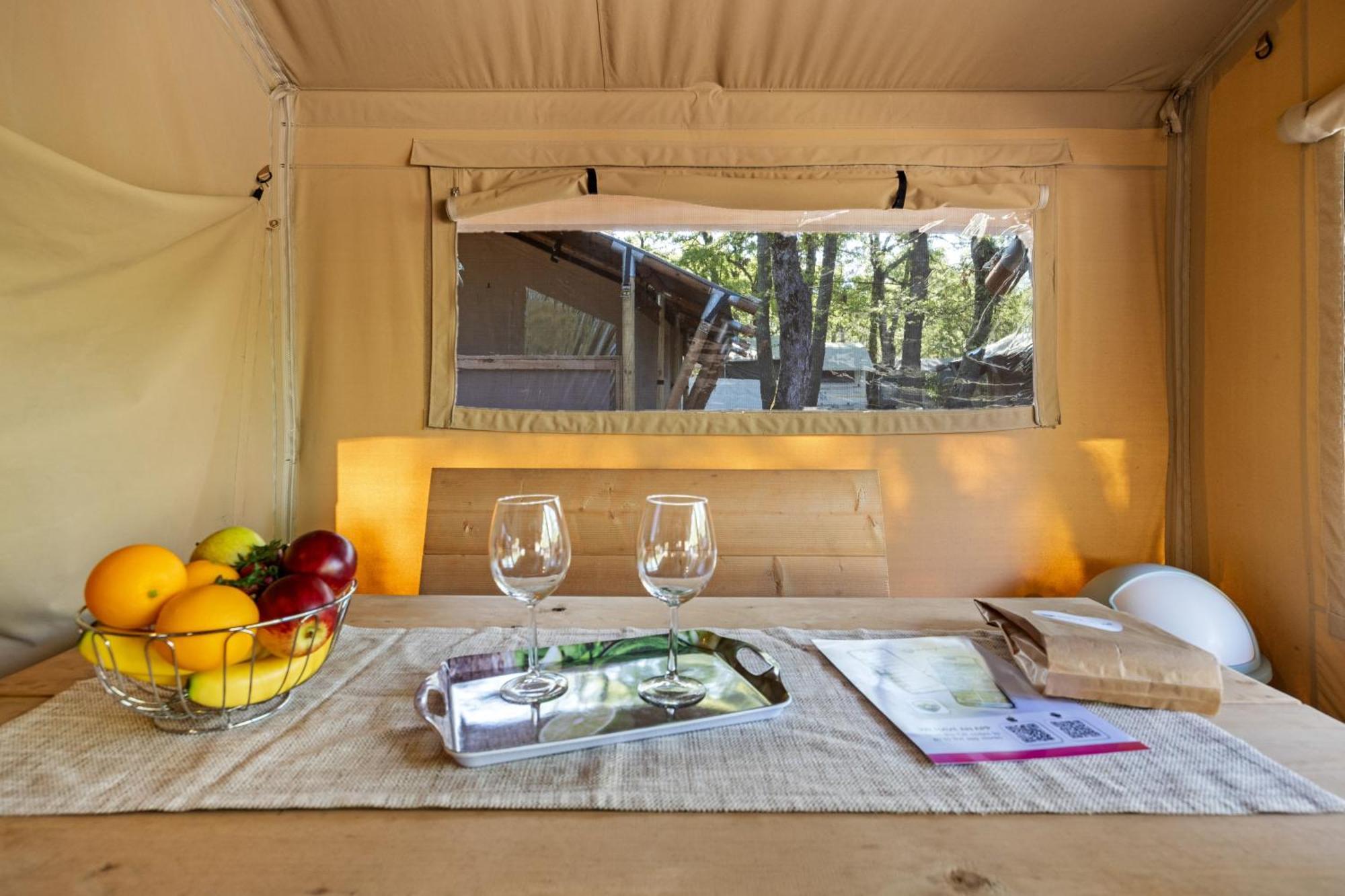 Easyatent Safari Tents Bijela Uvala Kamp *